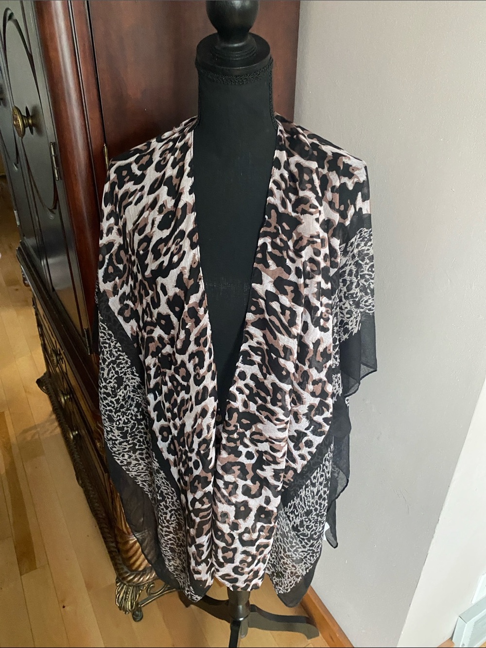 Lightweight Leopard Print Shawl Wrap Kimono - Black & Brown